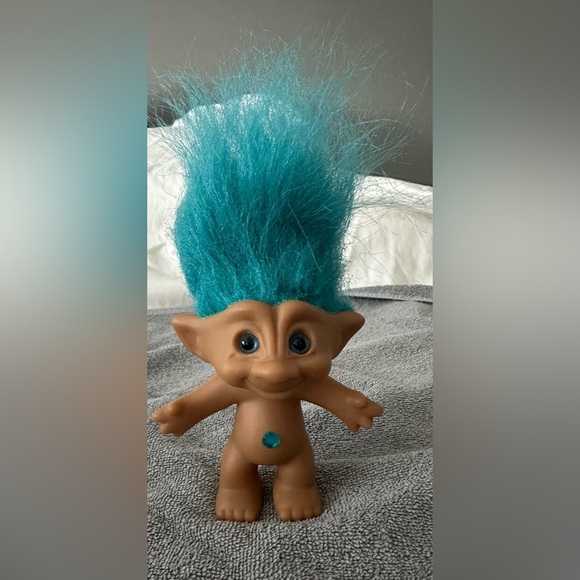 Vintage Ace Novelty Co. Inc. Treasure Troll with Wishstone - Picture 6 of 9